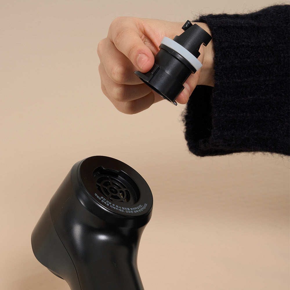 HOUT エアポンプをアウトドアやキャンプで使用するイメージ